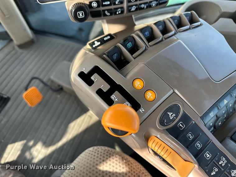 image for item EQ4528 2016 John Deere 8370R MFWD tractor