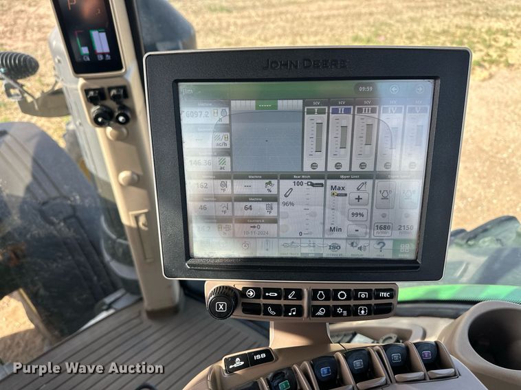 image for item EQ4528 2016 John Deere 8370R MFWD tractor