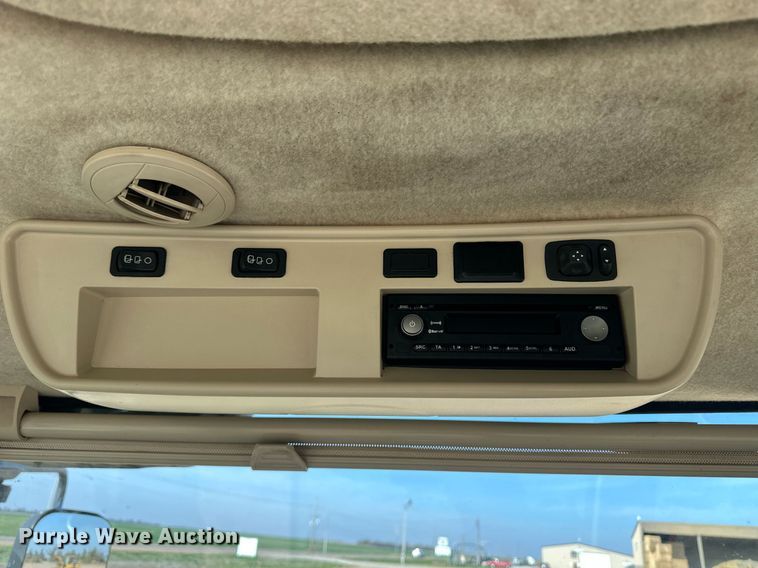 image for item EQ4528 2016 John Deere 8370R MFWD tractor