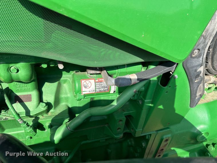 image for item EQ4528 2016 John Deere 8370R MFWD tractor