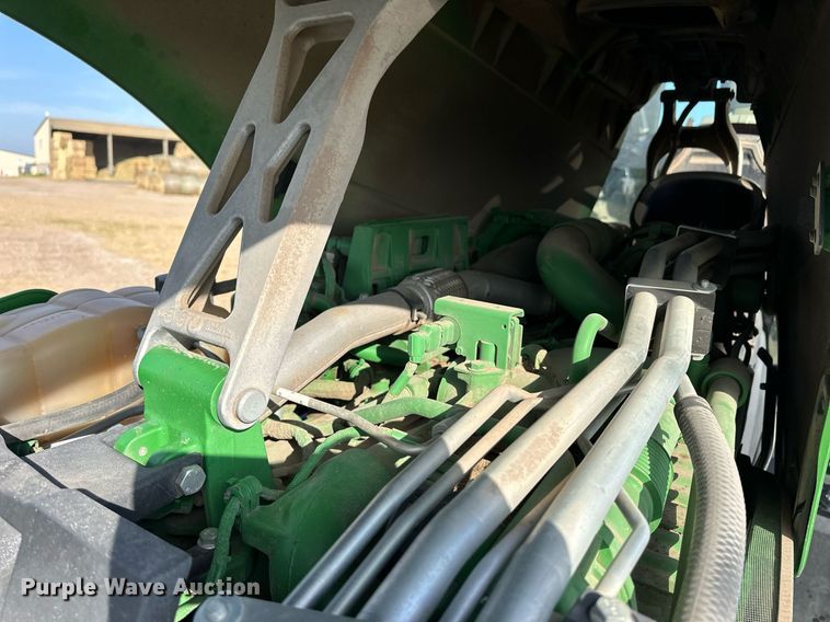image for item EQ4528 2016 John Deere 8370R MFWD tractor