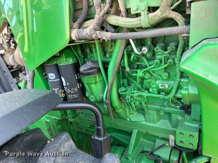 image for item EQ4528 2016 John Deere 8370R MFWD tractor