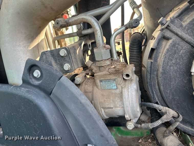 image for item EQ4528 2016 John Deere 8370R MFWD tractor