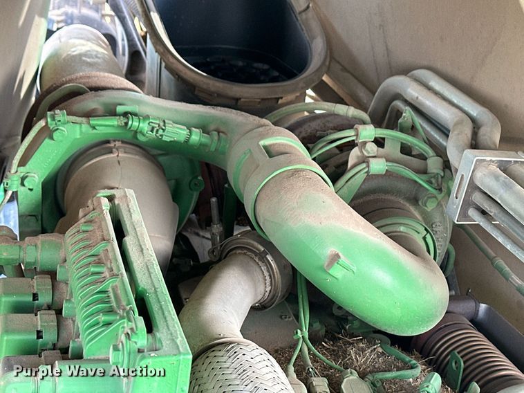 image for item EQ4528 2016 John Deere 8370R MFWD tractor