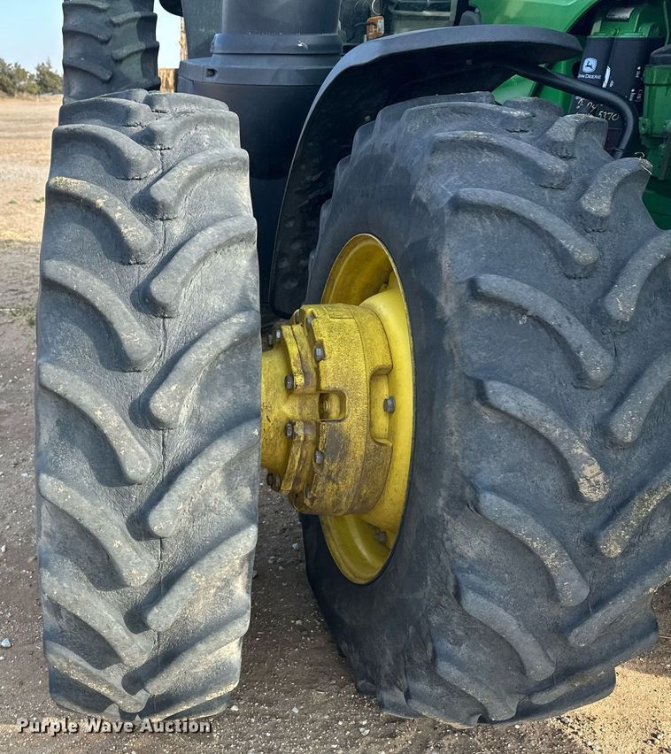 image for item EQ4528 2016 John Deere 8370R MFWD tractor