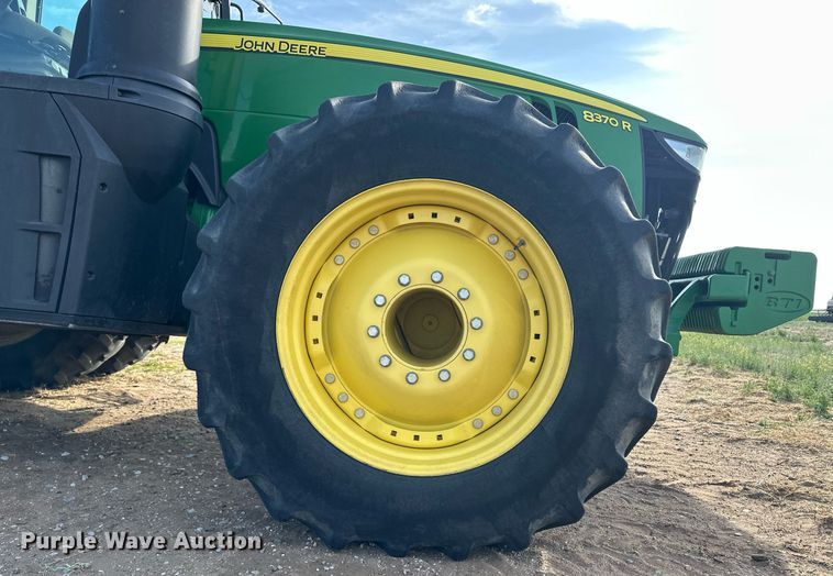 image for item EQ4528 2016 John Deere 8370R MFWD tractor