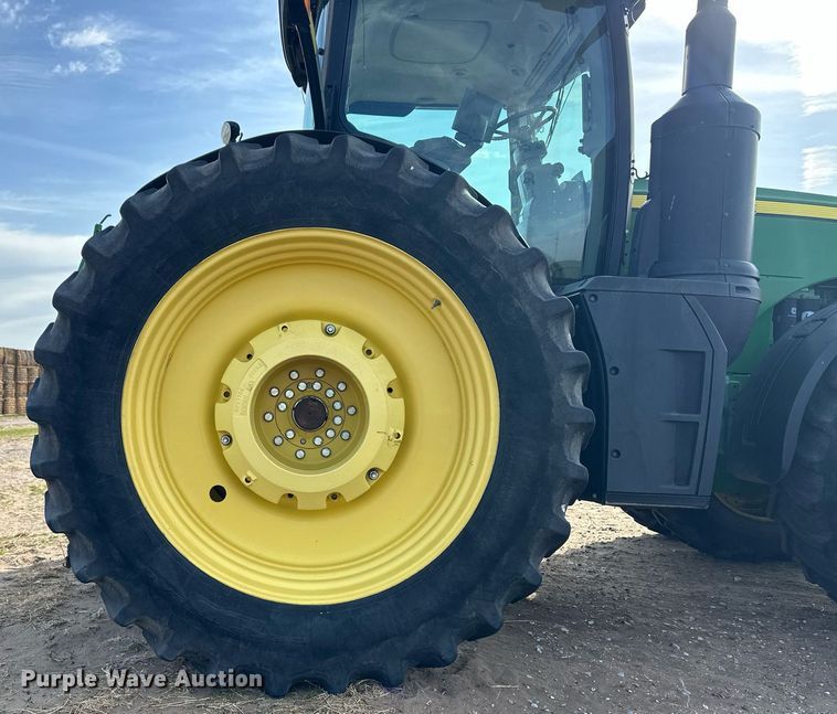 image for item EQ4528 2016 John Deere 8370R MFWD tractor