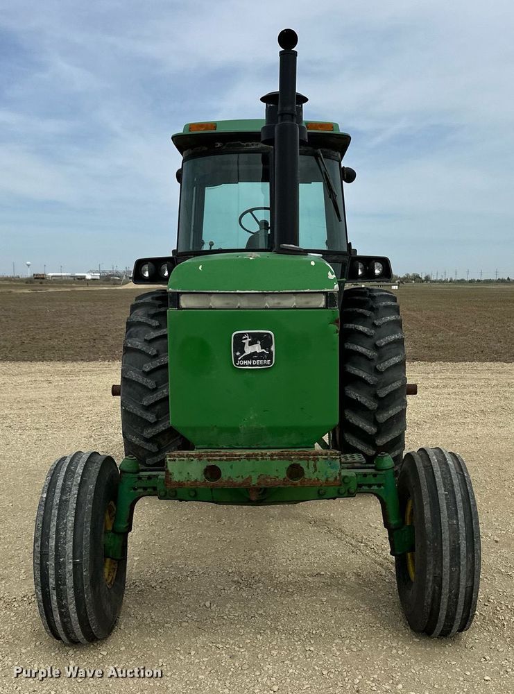 image for item EQ4533 1985 John Deere 4650 tractor