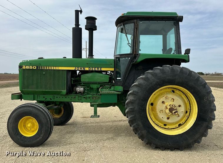 image for item EQ4533 1985 John Deere 4650 tractor