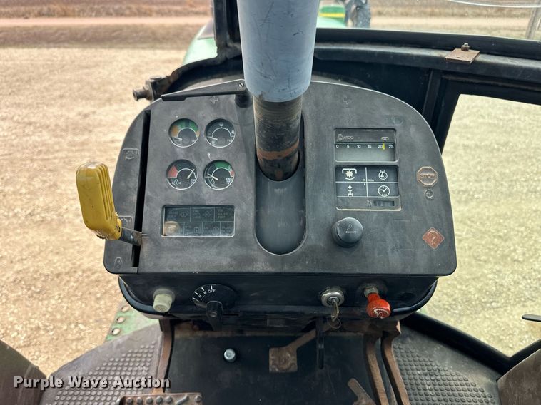 image for item EQ4533 1985 John Deere 4650 tractor