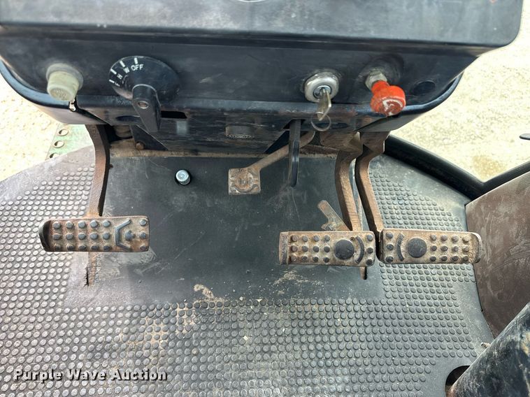 image for item EQ4533 1985 John Deere 4650 tractor