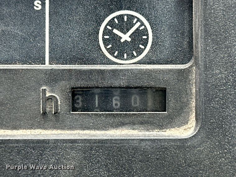 image for item EQ4533 1985 John Deere 4650 tractor