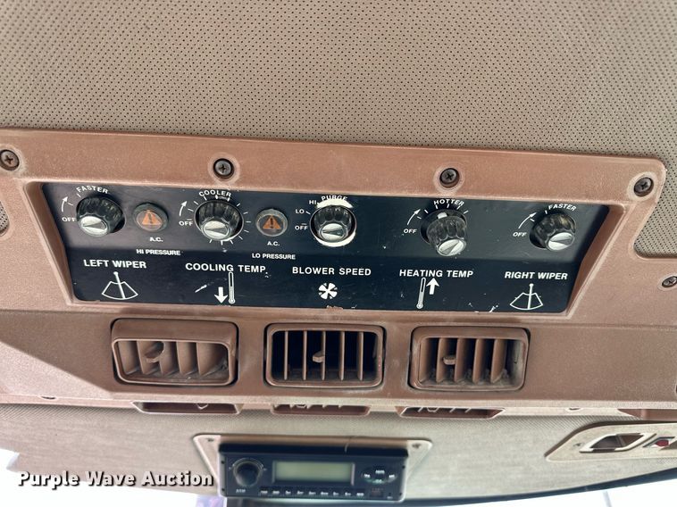 image for item EQ4533 1985 John Deere 4650 tractor