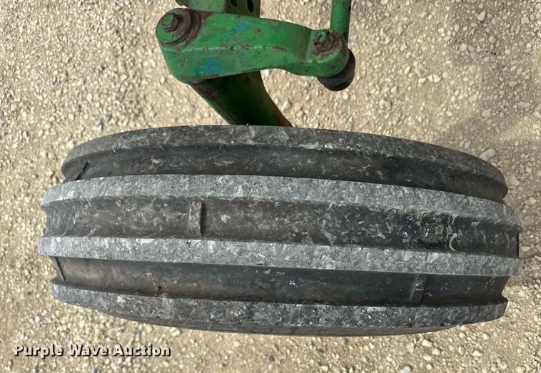 image for item EQ4533 1985 John Deere 4650 tractor