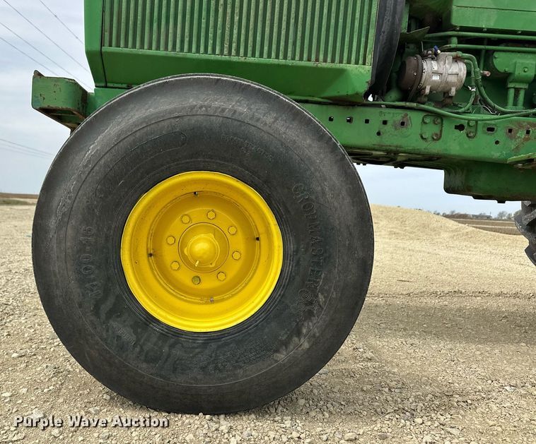 image for item EQ4533 1985 John Deere 4650 tractor