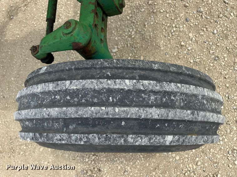 image for item EQ4533 1985 John Deere 4650 tractor