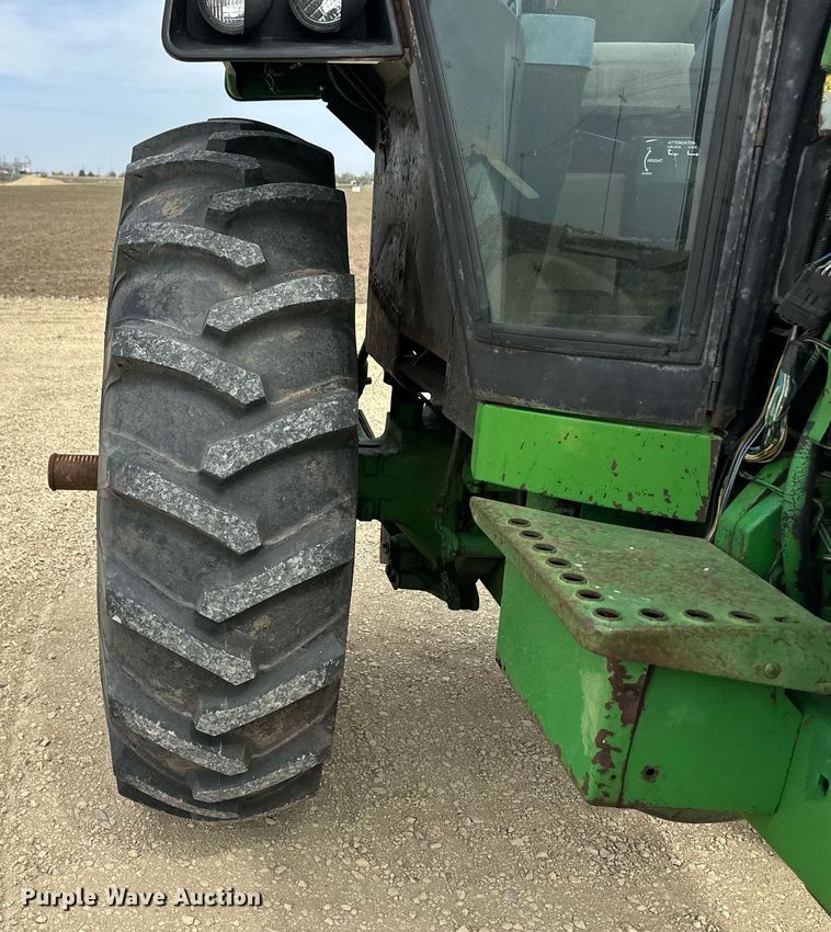 image for item EQ4533 1985 John Deere 4650 tractor