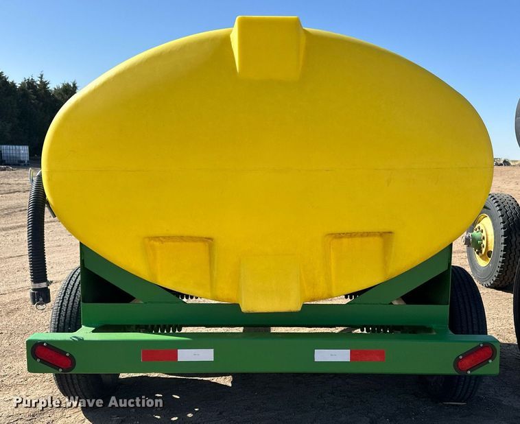 image for item EQ4543 Nurse tank trailer