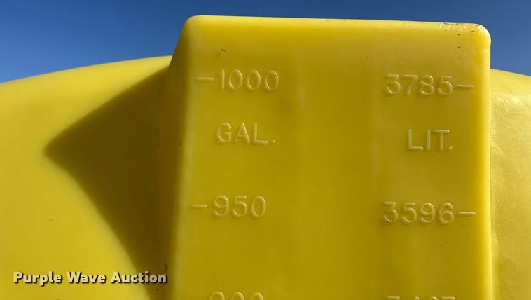 image for item EQ4543 Nurse tank trailer