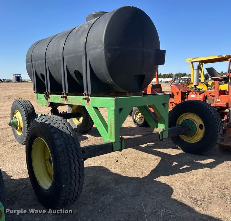 image for item EQ4544 Nurse tank trailer