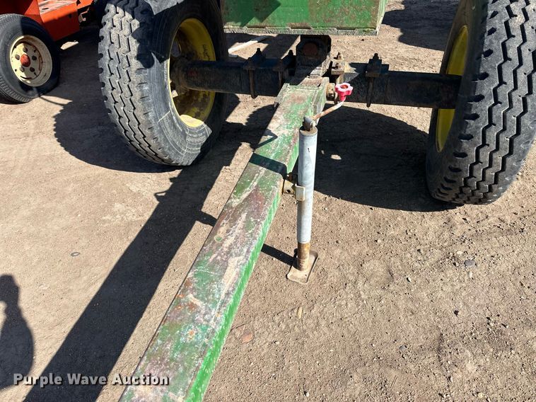 image for item EQ4544 Nurse tank trailer