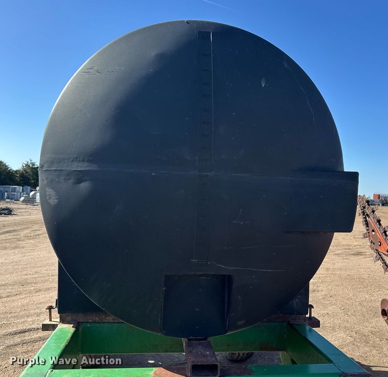 image for item EQ4544 Nurse tank trailer