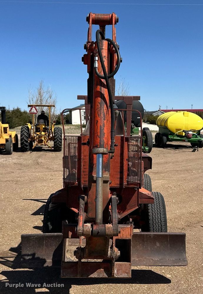 image for item EQ4545 1980 Ditch Witch R40 trencher