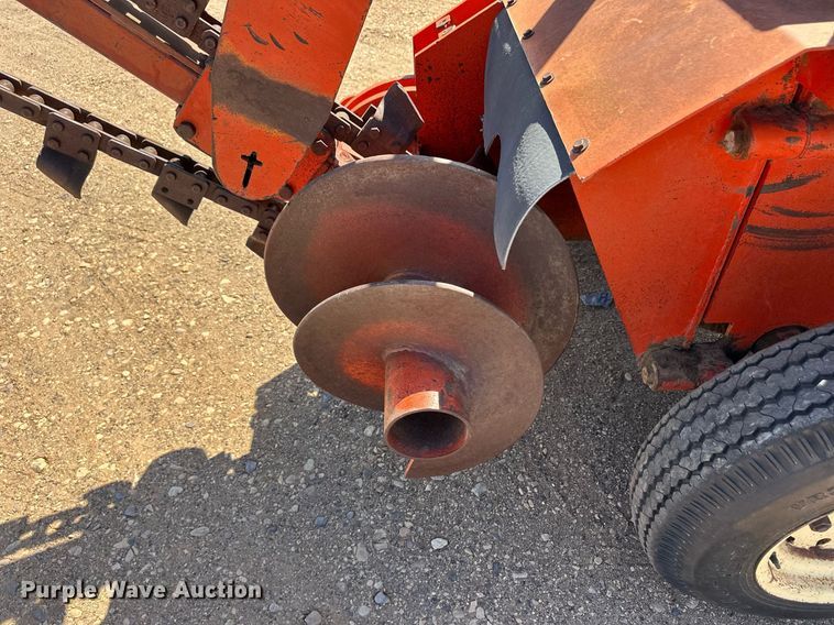 image for item EQ4545 1980 Ditch Witch R40 trencher