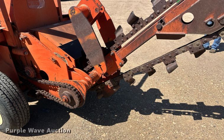 image for item EQ4545 1980 Ditch Witch R40 trencher