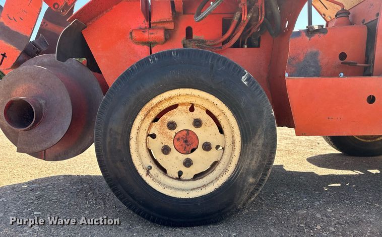 image for item EQ4545 1980 Ditch Witch R40 trencher