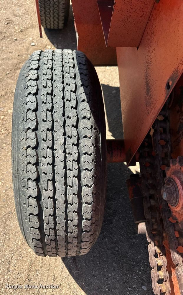 image for item EQ4545 1980 Ditch Witch R40 trencher