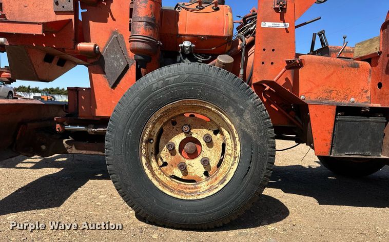 image for item EQ4545 1980 Ditch Witch R40 trencher