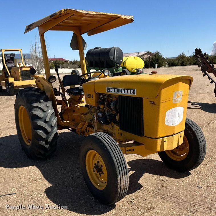 image for item EQ4546 1978 John Deere 301A tractor