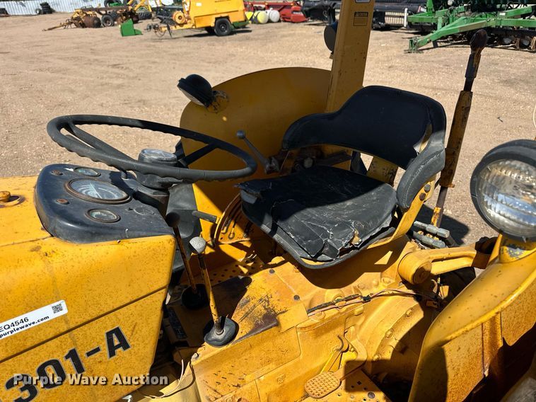 image for item EQ4546 1978 John Deere 301A tractor