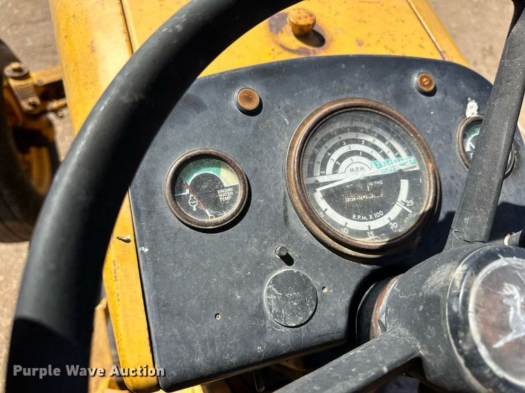 image for item EQ4546 1978 John Deere 301A tractor