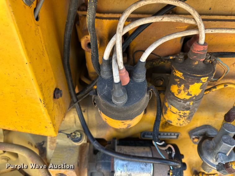 image for item EQ4546 1978 John Deere 301A tractor