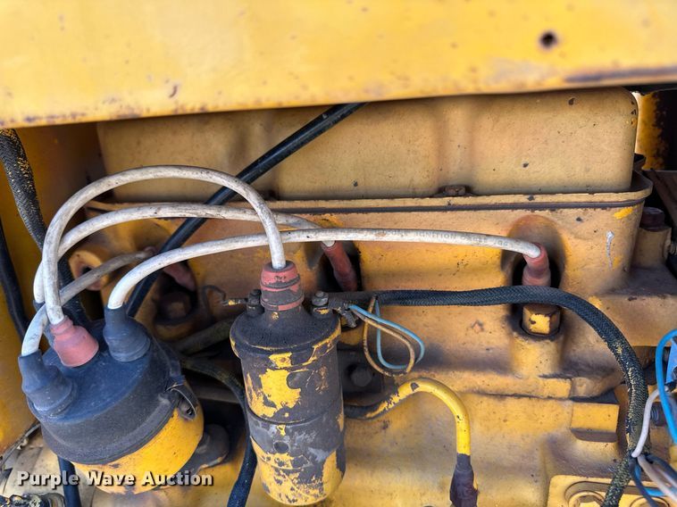 image for item EQ4546 1978 John Deere 301A tractor