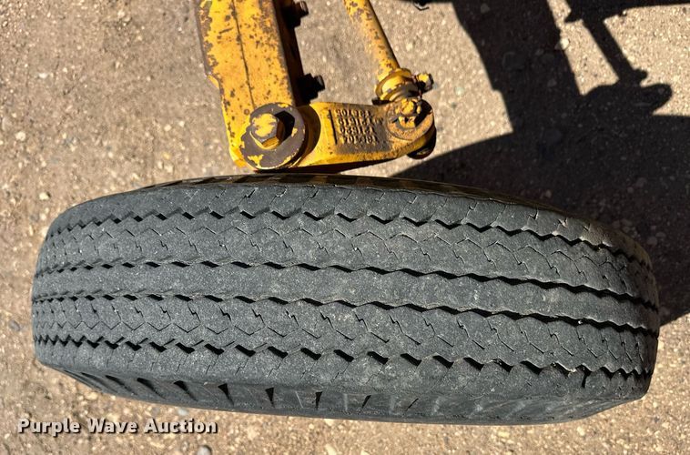 image for item EQ4546 1978 John Deere 301A tractor