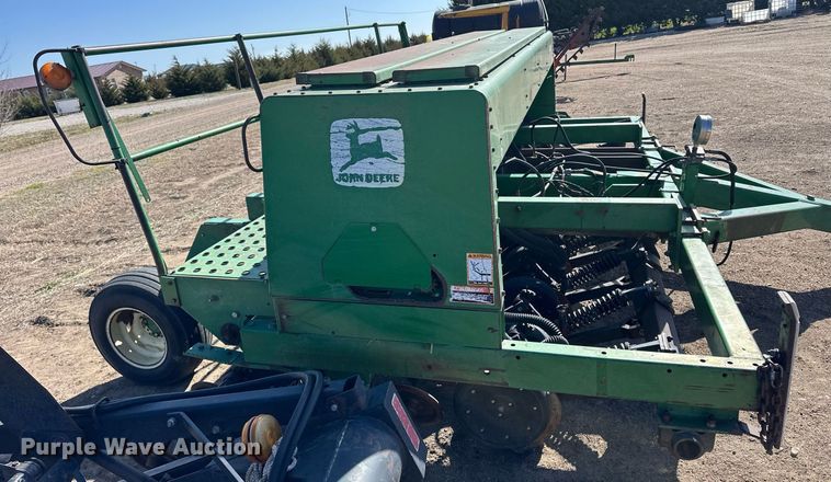 image for item EQ4548 John Deere 750 grain drill