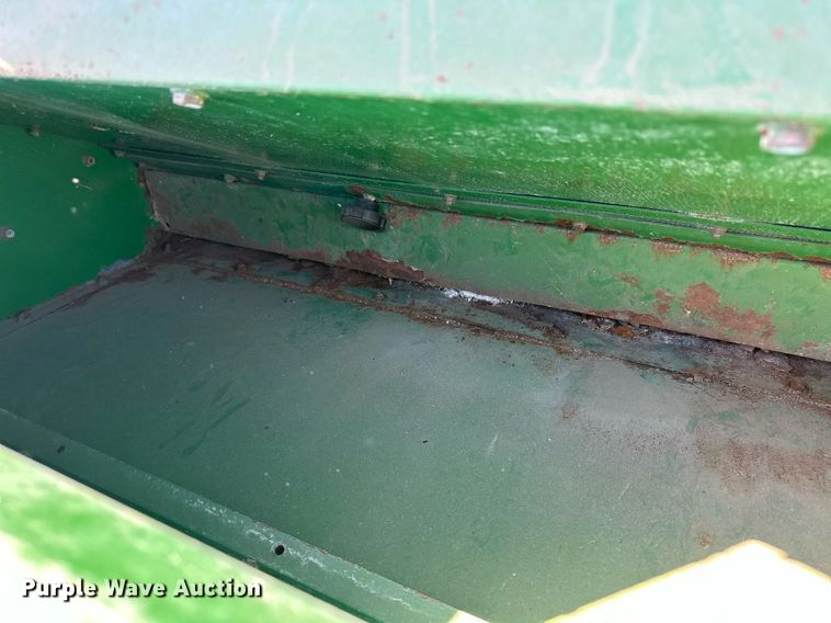 image for item EQ4548 John Deere 750 grain drill