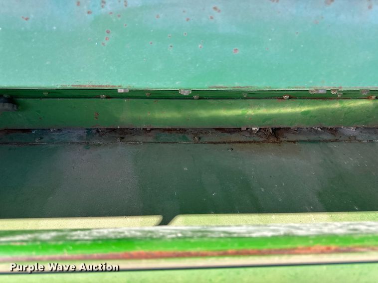 image for item EQ4548 John Deere 750 grain drill