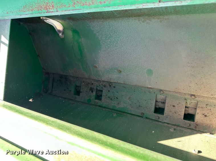 image for item EQ4548 John Deere 750 grain drill