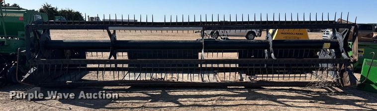 image for item EQ4549 Macdon 960 swather / windrower head