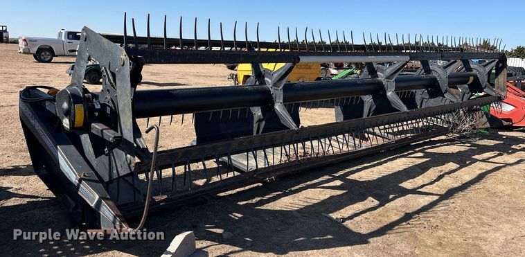 image for item EQ4549 Macdon 960 swather / windrower head