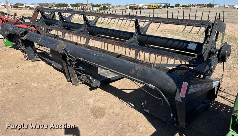 image for item EQ4549 Macdon 960 swather / windrower head