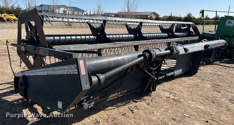 image for item EQ4549 Macdon 960 swather / windrower head