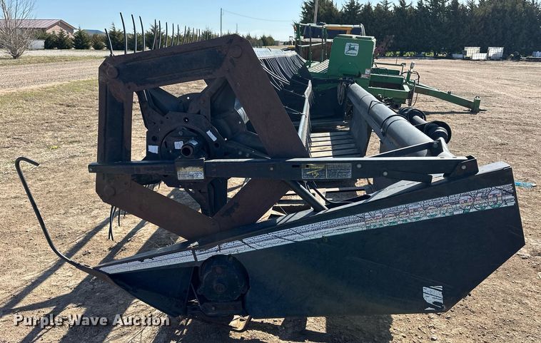 image for item EQ4549 Macdon 960 swather / windrower head