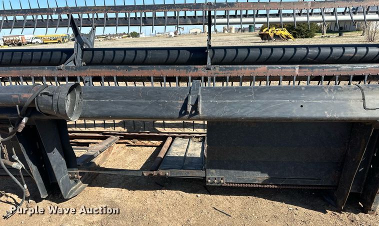 image for item EQ4549 Macdon 960 swather / windrower head