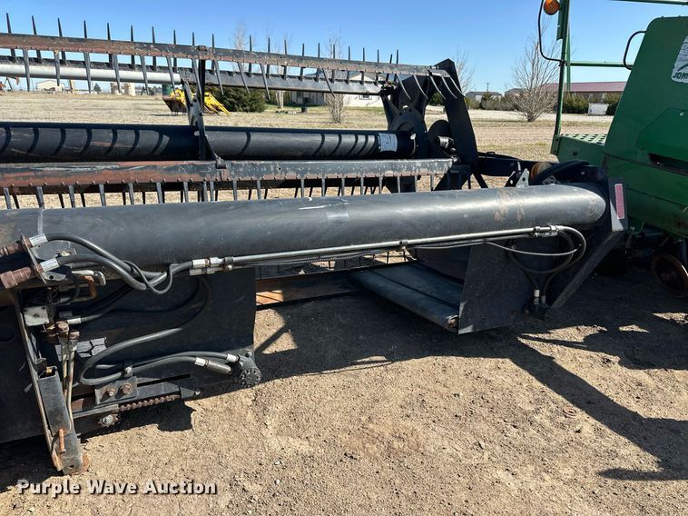 image for item EQ4549 Macdon 960 swather / windrower head