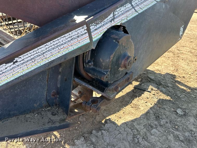 image for item EQ4549 Macdon 960 swather / windrower head